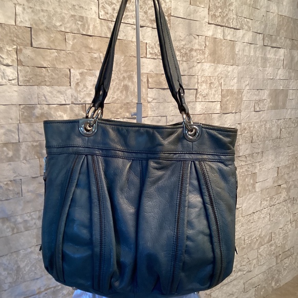 B. Makowsky Pebble Leather Bucket Crossbody - Picture 1 of 15